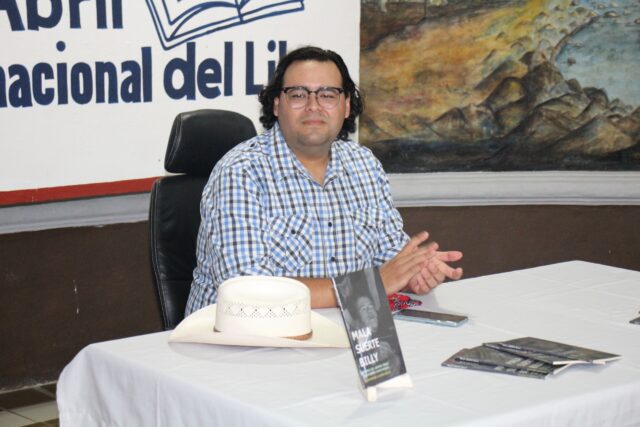 Presentan libro Mala Suerte