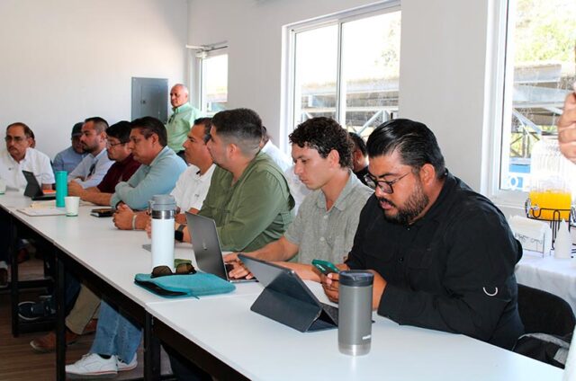 Encabeza Christian Agúndez sesión